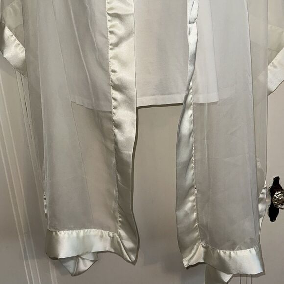 Off white/cream semi sheer polyester shawl/wrap with satin ribbon edge - Picture 3 of 7